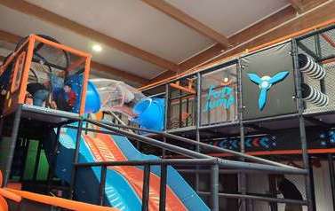 Muzeum techniki trampoliny 2022 (47)