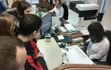 Wycieczka młodzieży do Banku Sp&oacute;łdzielczego w Choszcznie  15