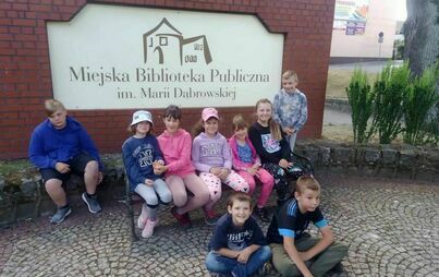 Zdjęcie do WYCIECZKA DO BIBLIOTEKI MIEJSKIEJ W CHOSZCZNIE